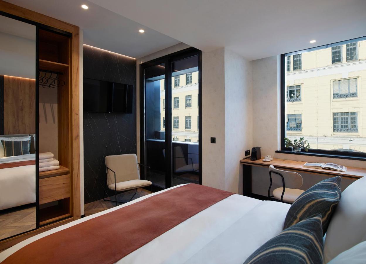 Chambre Double The Port avec Balcon - Vue Latérale sur Mer